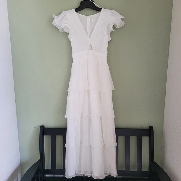 ASTR the Label Women's White Emporia Maxi Dress XS NWOT/Defect - Picture 5 of 12